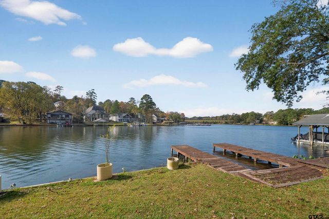 520 Hideaway Ln E, Hideaway, TX 75771