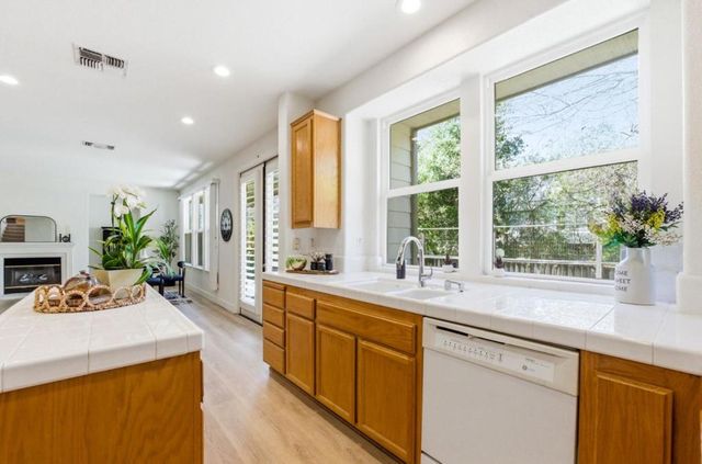 166 Kensington Circle, Hercules, CA 94547