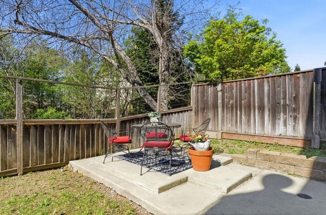 166 Kensington Circle, Hercules, CA 94547