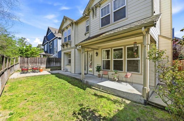 166 Kensington Circle, Hercules, CA 94547