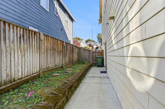 166 Kensington Circle, Hercules, CA 94547