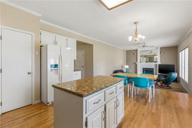 6702 W 156th Terrace, Overland Park, KS 66223