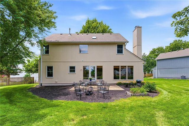 6702 W 156th Terrace, Overland Park, KS 66223