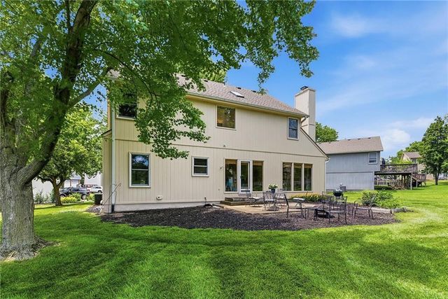 6702 W 156th Terrace, Overland Park, KS 66223
