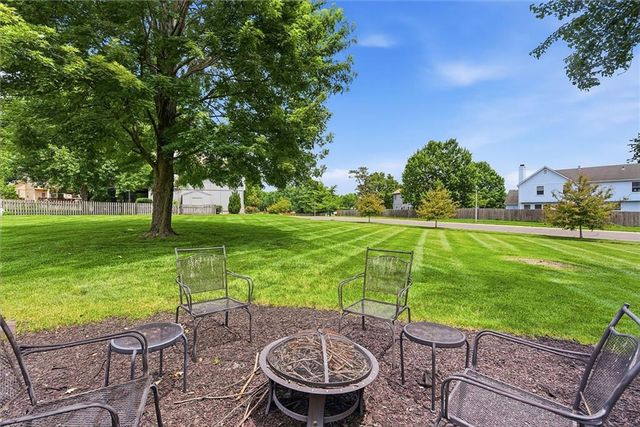 6702 W 156th Terrace, Overland Park, KS 66223