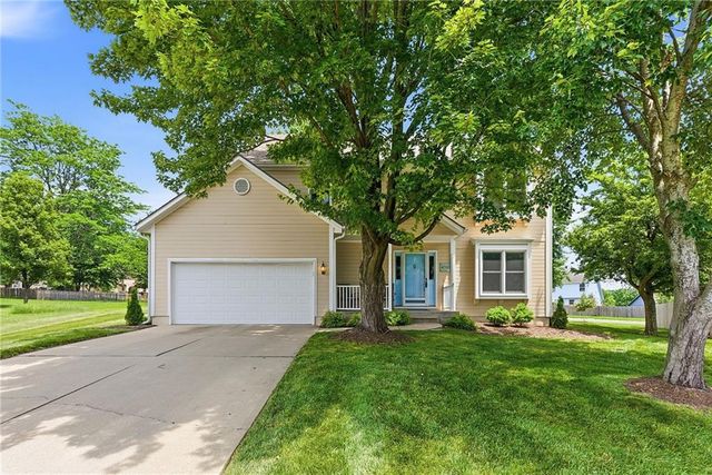 6702 W 156th Terrace, Overland Park, KS 66223