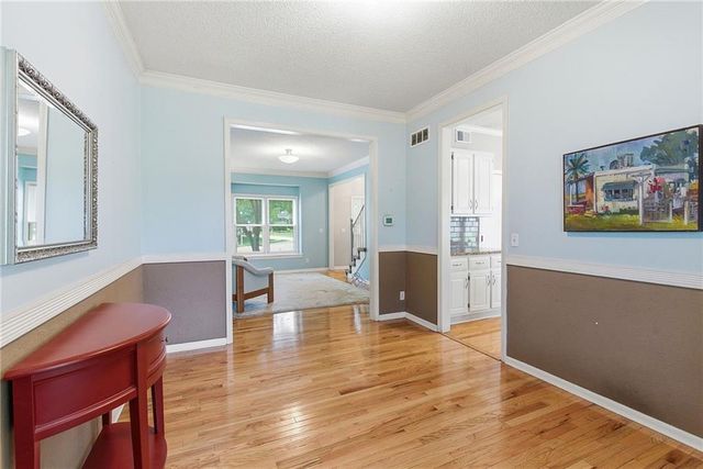 6702 W 156th Terrace, Overland Park, KS 66223