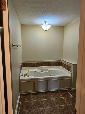 248 South French Quarter Drive, Houma, LA 70364