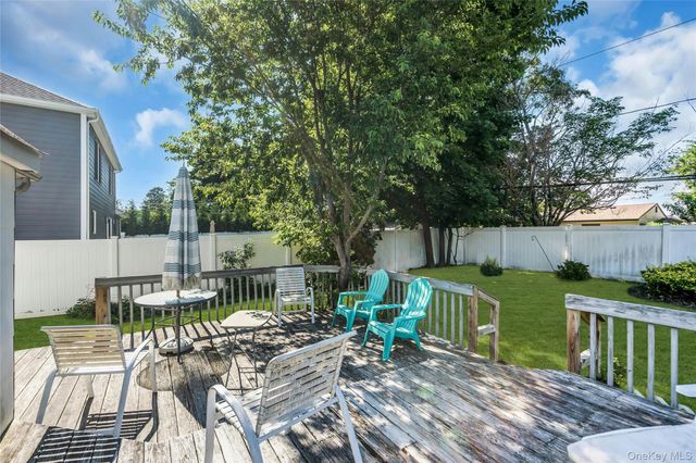 33 Cameo Road, Commack, NY 11725