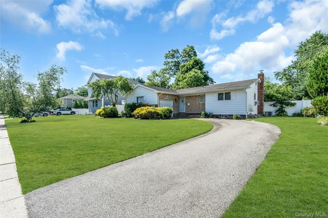 33 Cameo Road, Commack, NY 11725