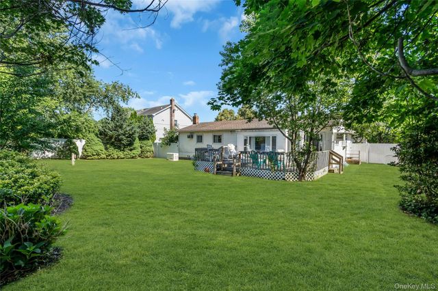 33 Cameo Road, Commack, NY 11725