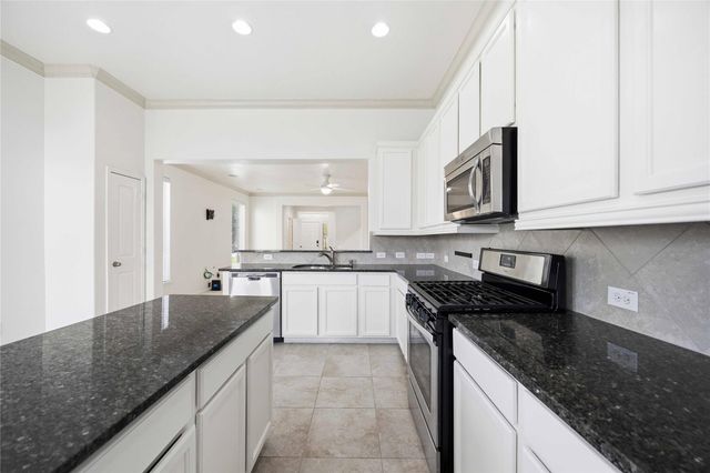 8134 Heartbrook Field Lane, Cypress, TX 77433