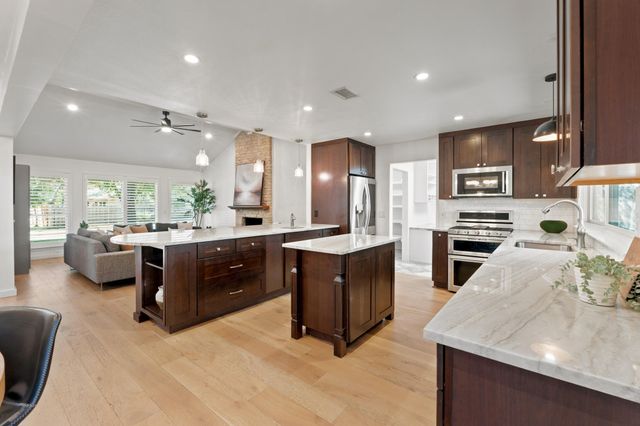 4004 Austin Woods DR, Austin, TX 78759