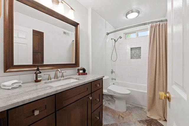 4004 Austin Woods DR, Austin, TX 78759