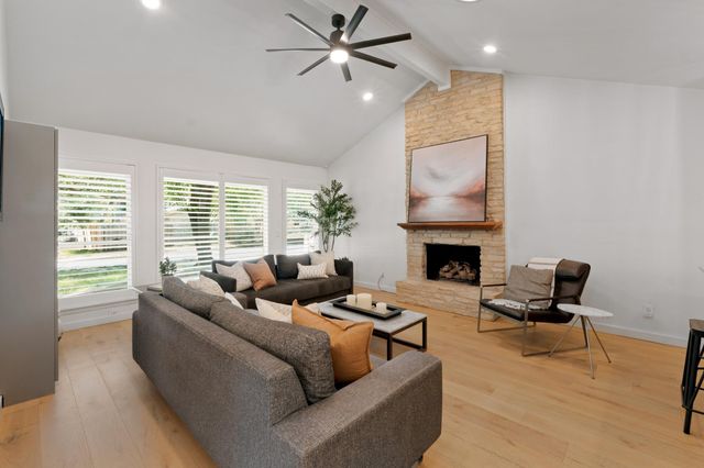 4004 Austin Woods DR, Austin, TX 78759