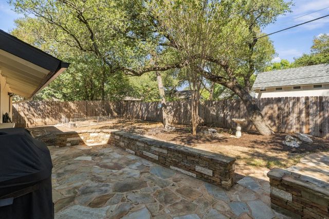 4004 Austin Woods DR, Austin, TX 78759