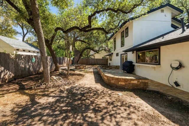 4004 Austin Woods DR, Austin, TX 78759