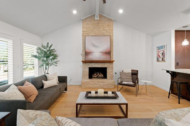 4004 Austin Woods DR, Austin, TX 78759