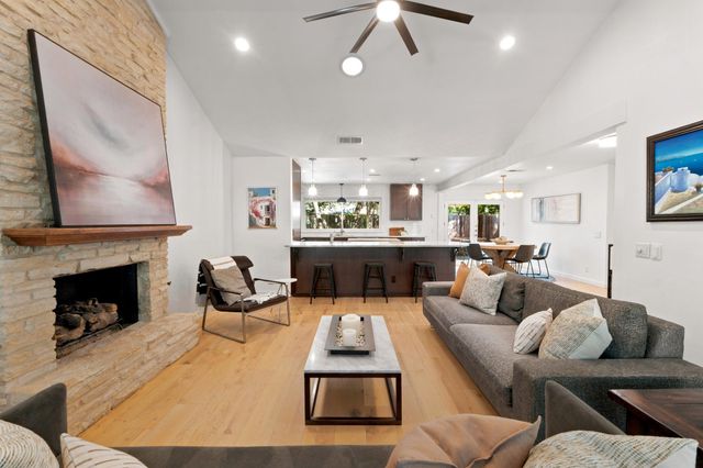 4004 Austin Woods DR, Austin, TX 78759