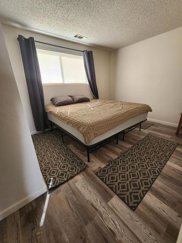 1453 E Sonora Avenue, Tulare, CA 93274