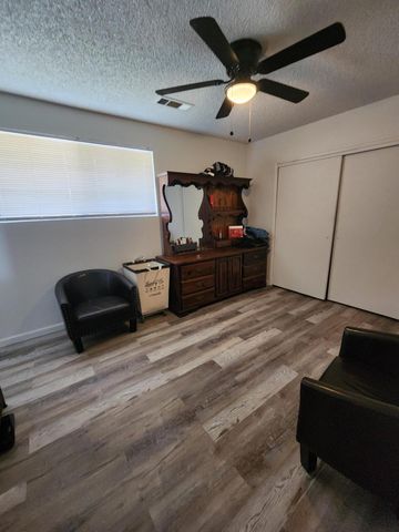 1453 E Sonora Avenue, Tulare, CA 93274