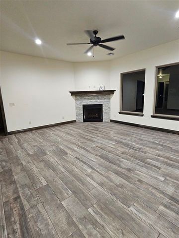 115 S 6th Ave, Sterling, OK 73567