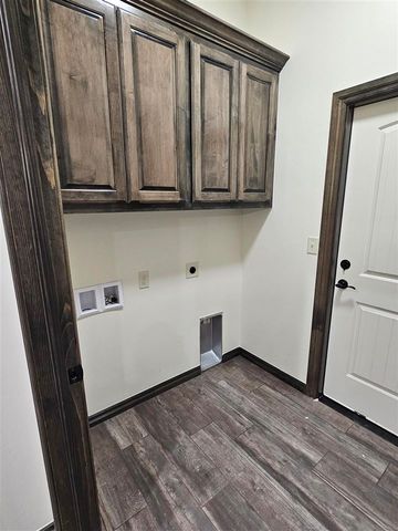 115 S 6th Ave, Sterling, OK 73567