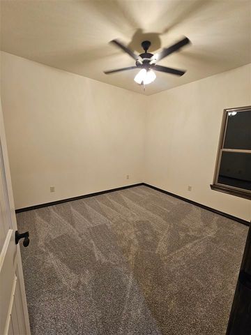 115 S 6th Ave, Sterling, OK 73567