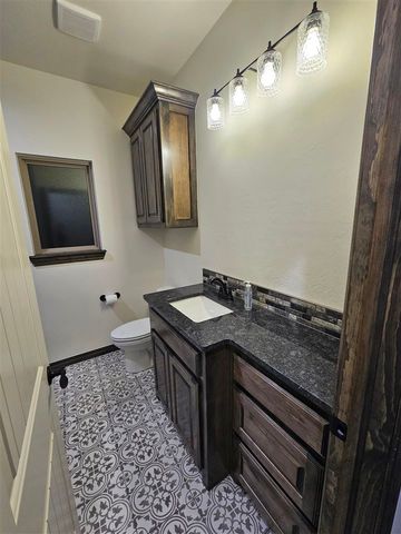 115 S 6th Ave, Sterling, OK 73567