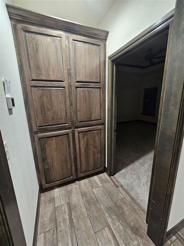 115 S 6th Ave, Sterling, OK 73567