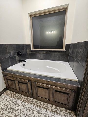 115 S 6th Ave, Sterling, OK 73567