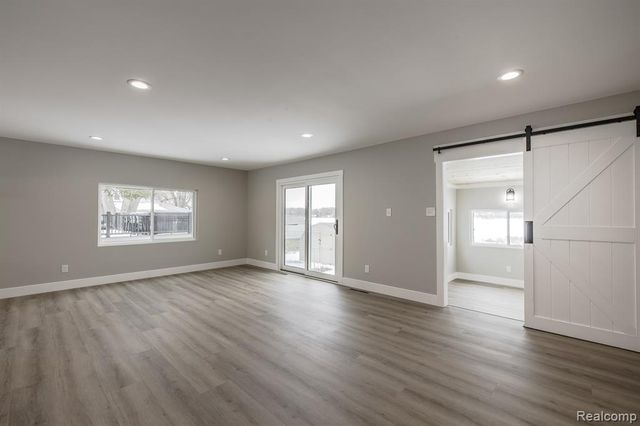 1998 Lakeview Drive, Lapeer, MI 48446