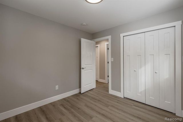 1998 Lakeview Drive, Lapeer, MI 48446