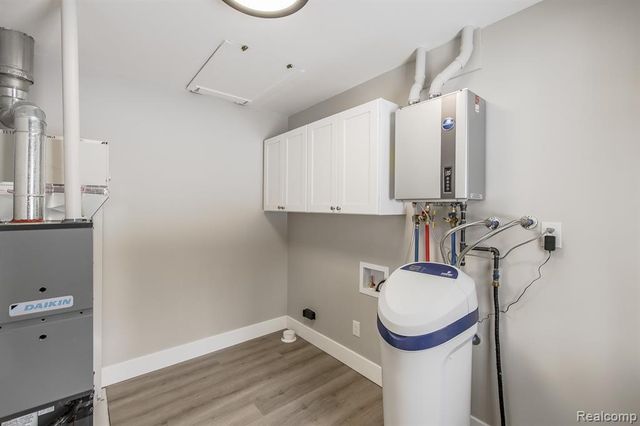 1998 Lakeview Drive, Lapeer, MI 48446