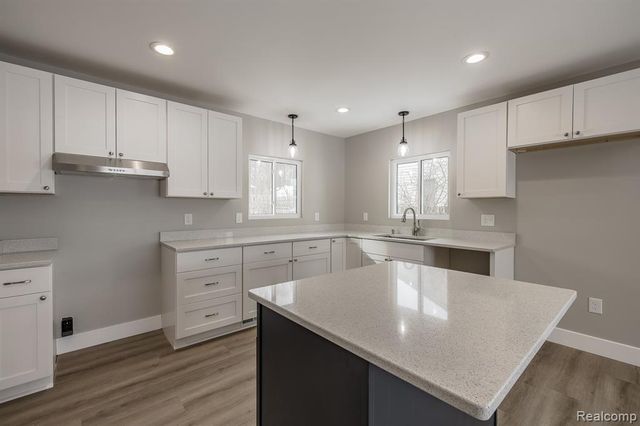 1998 Lakeview Drive, Lapeer, MI 48446