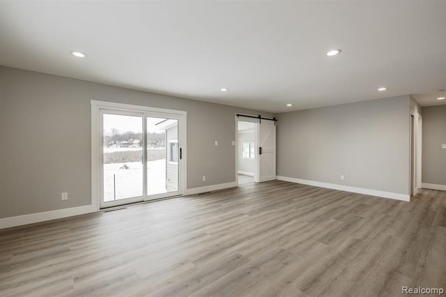 1998 Lakeview Drive, Lapeer, MI 48446