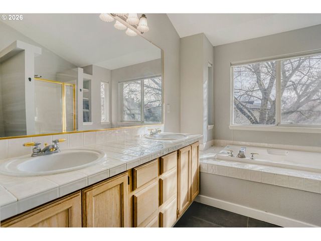 17780 Sw 111TH Ave, Tualatin, OR 97062