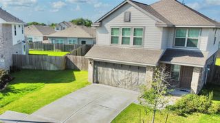 8 Riverwood Circle Court, Angleton, TX 77515