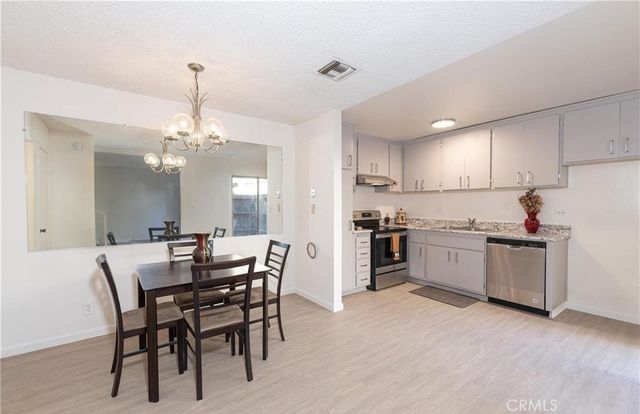7301 Lennox Avenue D10, Van Nuys, CA 91405