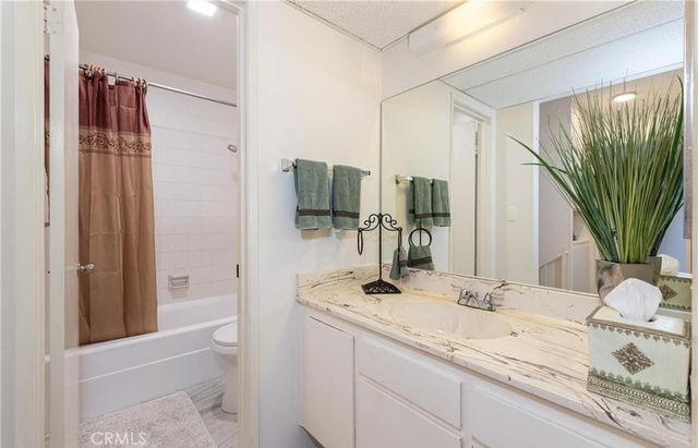 7301 Lennox Avenue D10, Van Nuys, CA 91405
