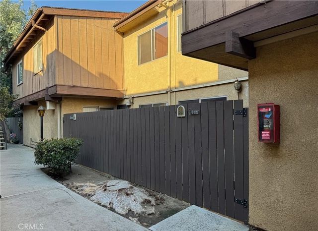 7301 Lennox Avenue D10, Van Nuys, CA 91405