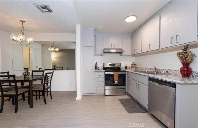 7301 Lennox Avenue D10, Van Nuys, CA 91405