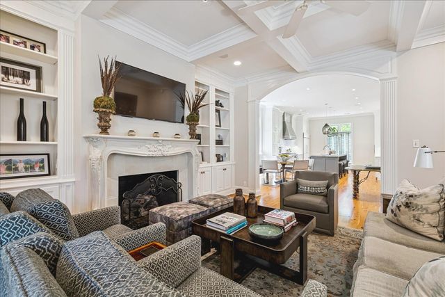 6139 DOVECOTE LN, Memphis, TN 38120