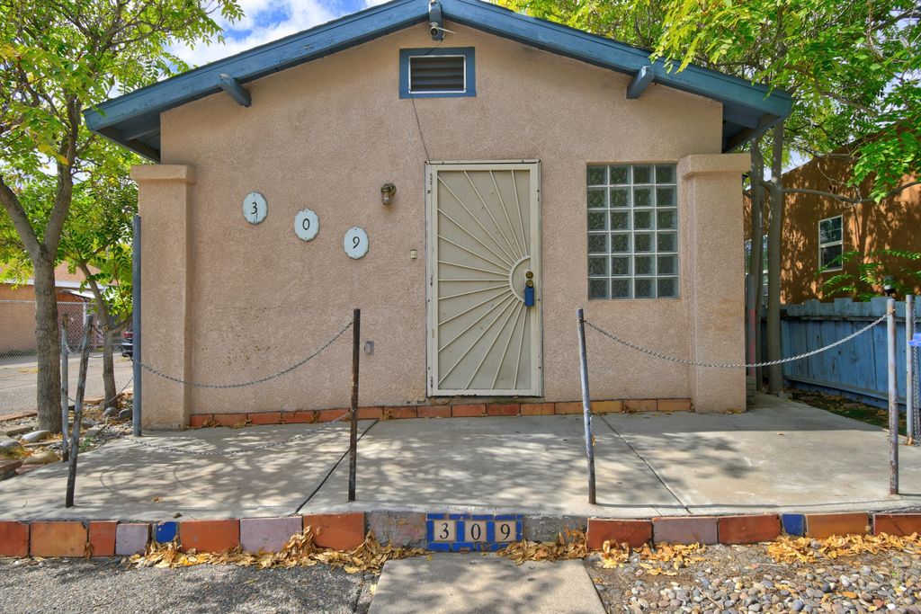 309 Princeton Drive SE, Albuquerque, NM 87106