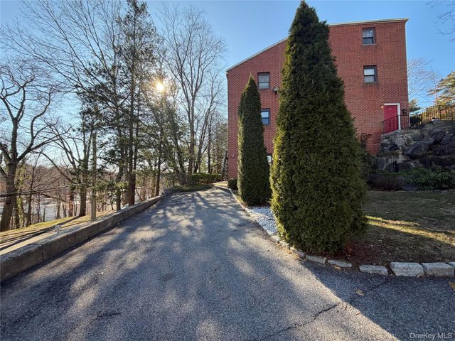 55 Fieldstone Drive 41, Hartsdale, NY 10530