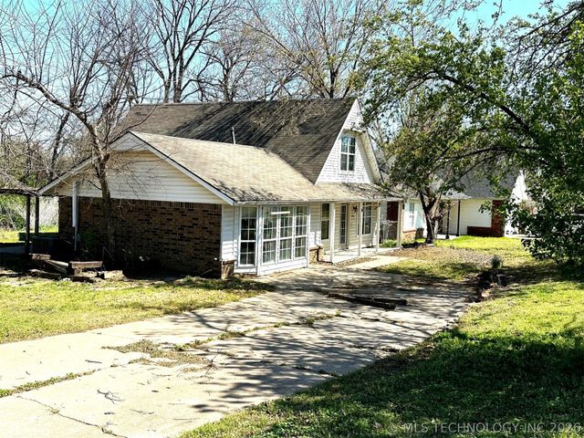 1406 W 13th Street S, Claremore, OK 74017