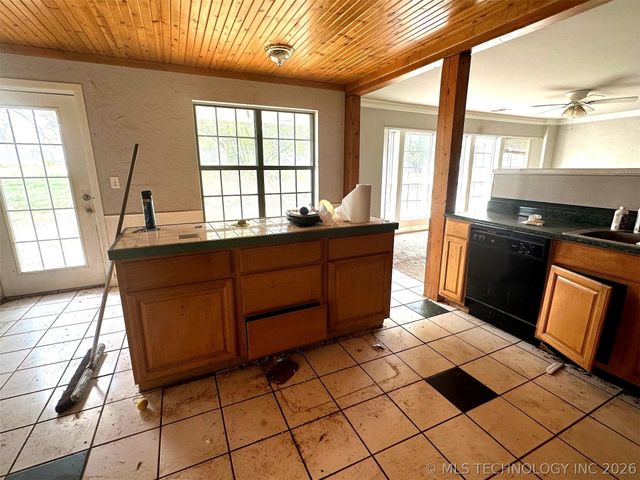 1406 W 13th Street S, Claremore, OK 74017