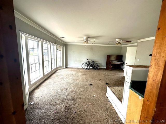 1406 W 13th Street S, Claremore, OK 74017