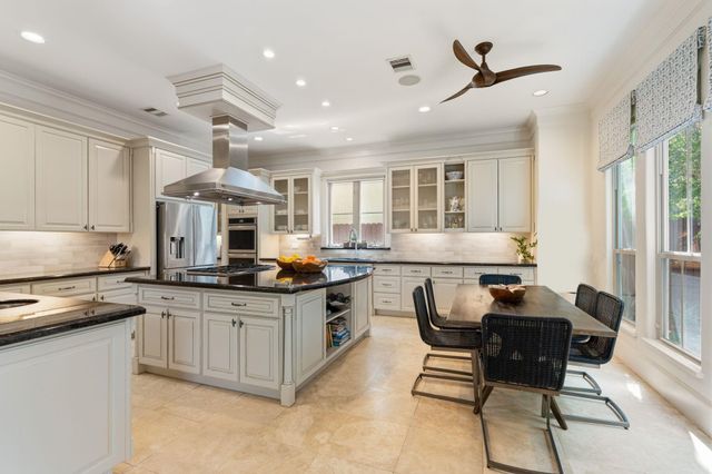 5313 Patrick Henry Street, Bellaire, TX 77401