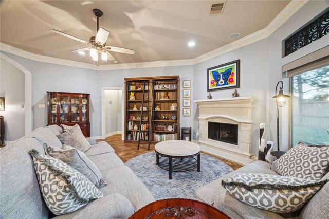 525 Cascade View Court, League City, TX 77573